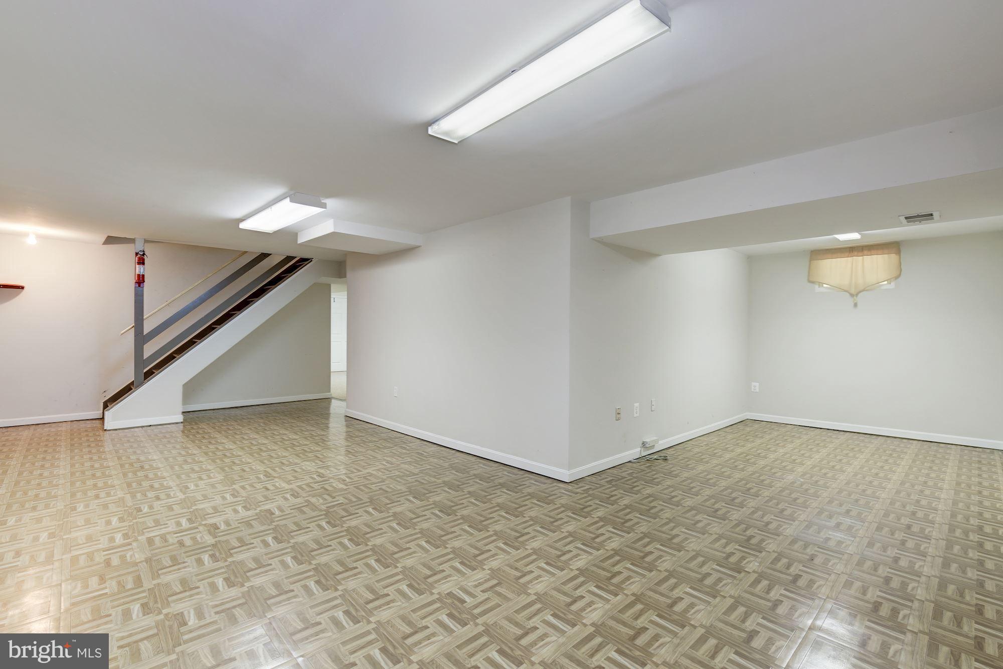 5765 Heming Avenue Springfield, VA 22151 - Photo 25 of 30 Interior (General)