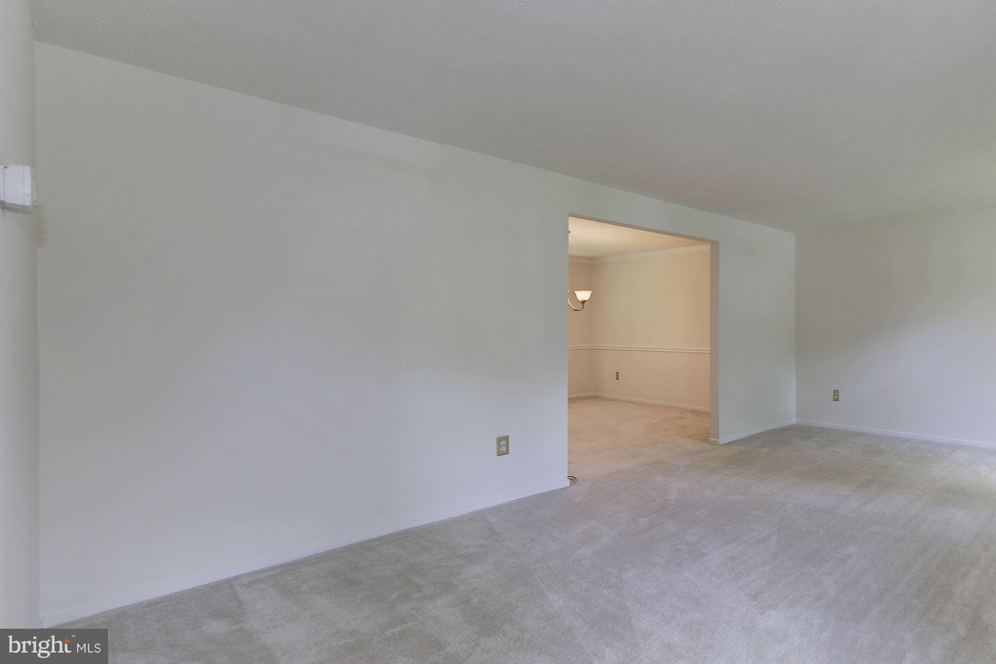5765 Heming Avenue Springfield, VA 22151 - Photo 5 of 30 Living Room