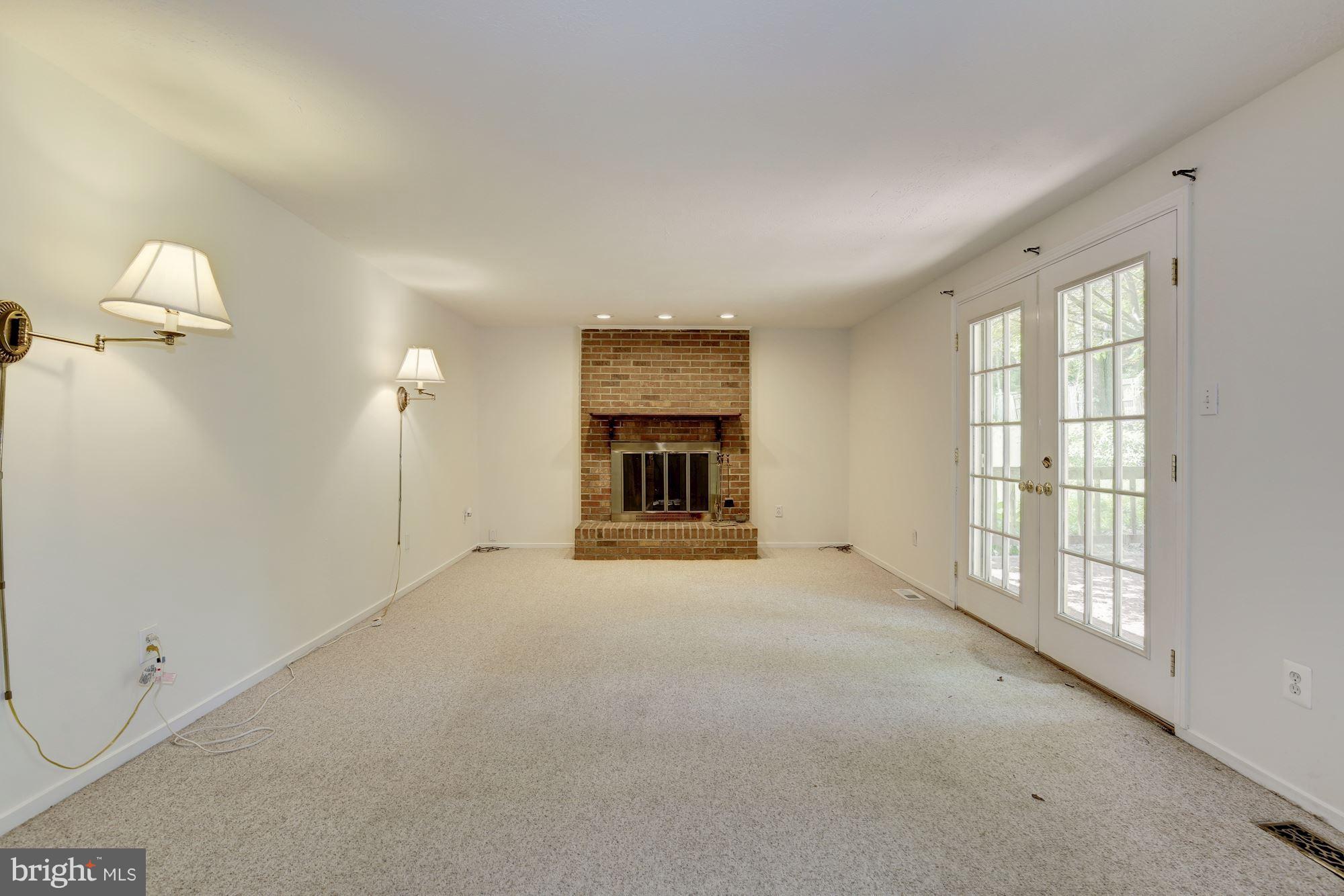 5765 Heming Avenue Springfield, VA 22151 - Photo 10 of 30 Family Room