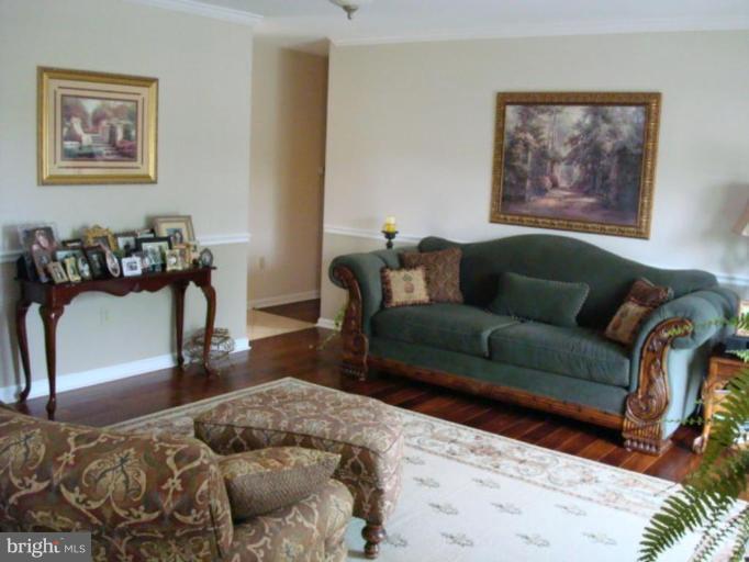 270 Ridgeview Drive Berkeley Springs, WV 25411 - Photo 18 of 30 Living Room #2