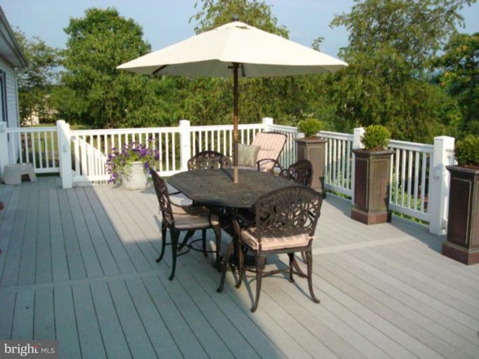 270 Ridgeview Drive Berkeley Springs, WV 25411 - Photo 5 of 30 Deck