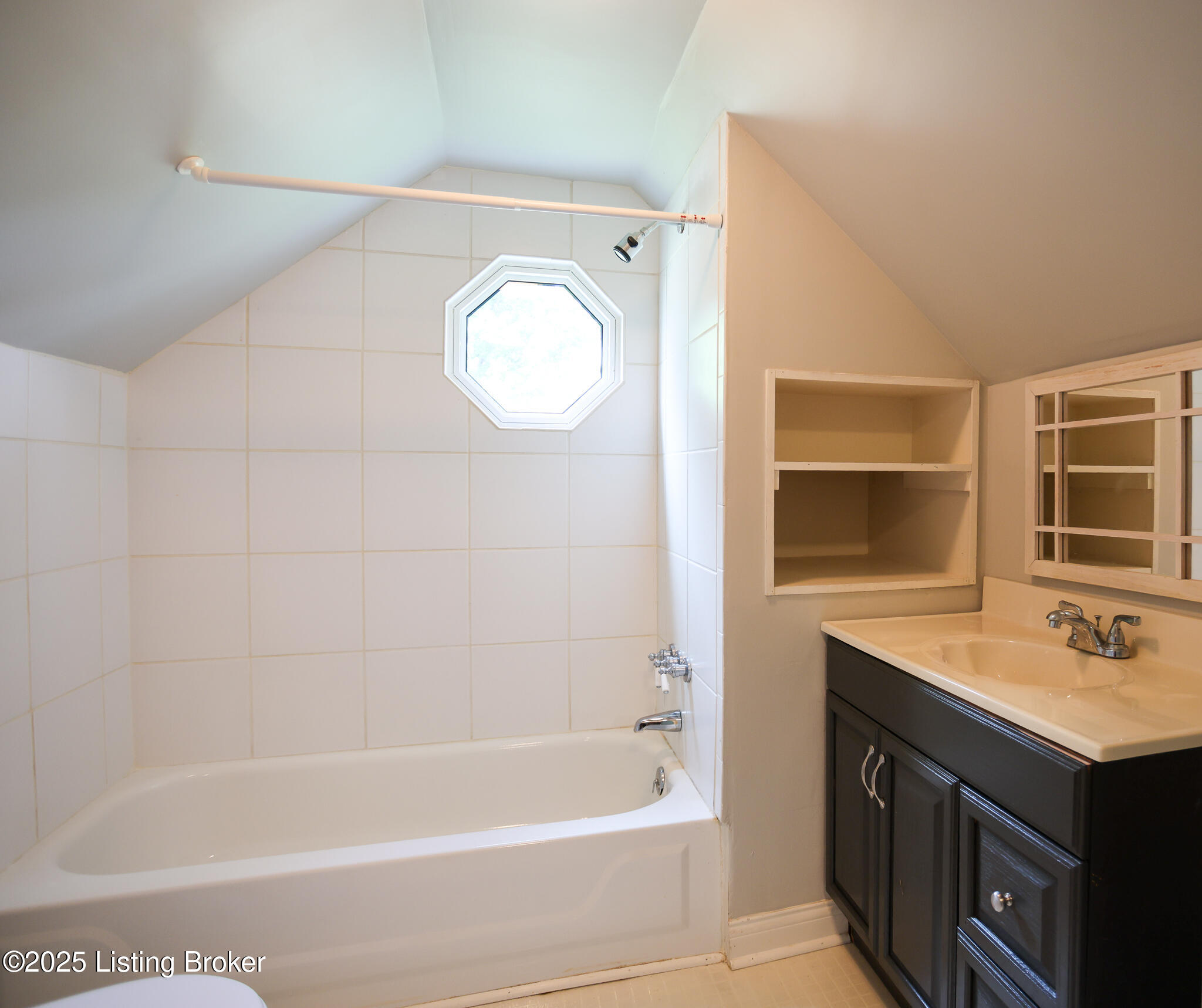 4206 Churchill Road Louisville, KY 40207 - Photo 32 of 39 4206 Churchill-31
