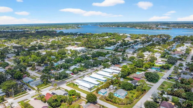 $799,000 | 611 North Loxahatchee Drive, Jupiter, FL 33458