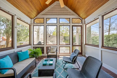 $2,150,000 | 939 Ashland Avenue, Wilmette, IL 60091
