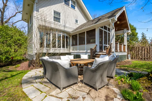 $2,150,000 | 939 Ashland Avenue, Wilmette, IL 60091