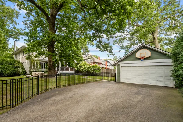 $2,150,000 | 939 Ashland Avenue, Wilmette, IL 60091