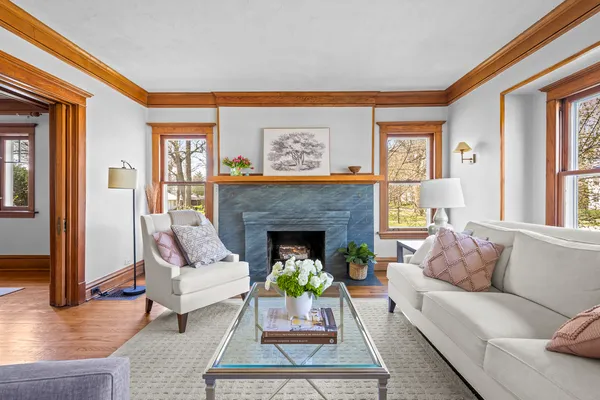 $2,150,000 | 939 Ashland Avenue, Wilmette, IL 60091