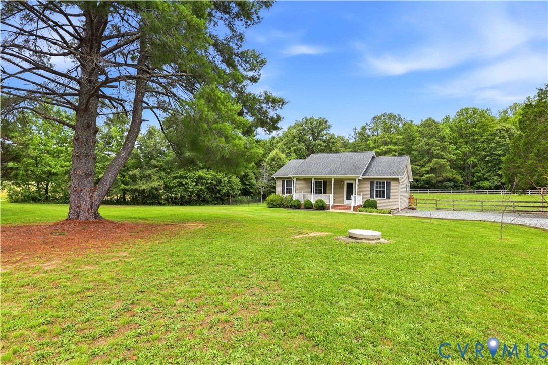 15490 Tyler Station Road Beaverdam, VA 23015 - Photo 4 of 45 Ranch-style residence featuring a covered front po