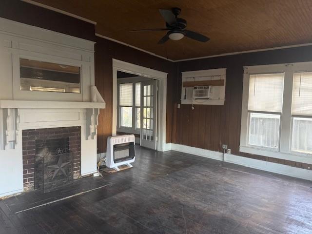 718 12th Street Southeast Paris, TX 75460 - Photo 2 of 20 a living room with furniture and a fireplace