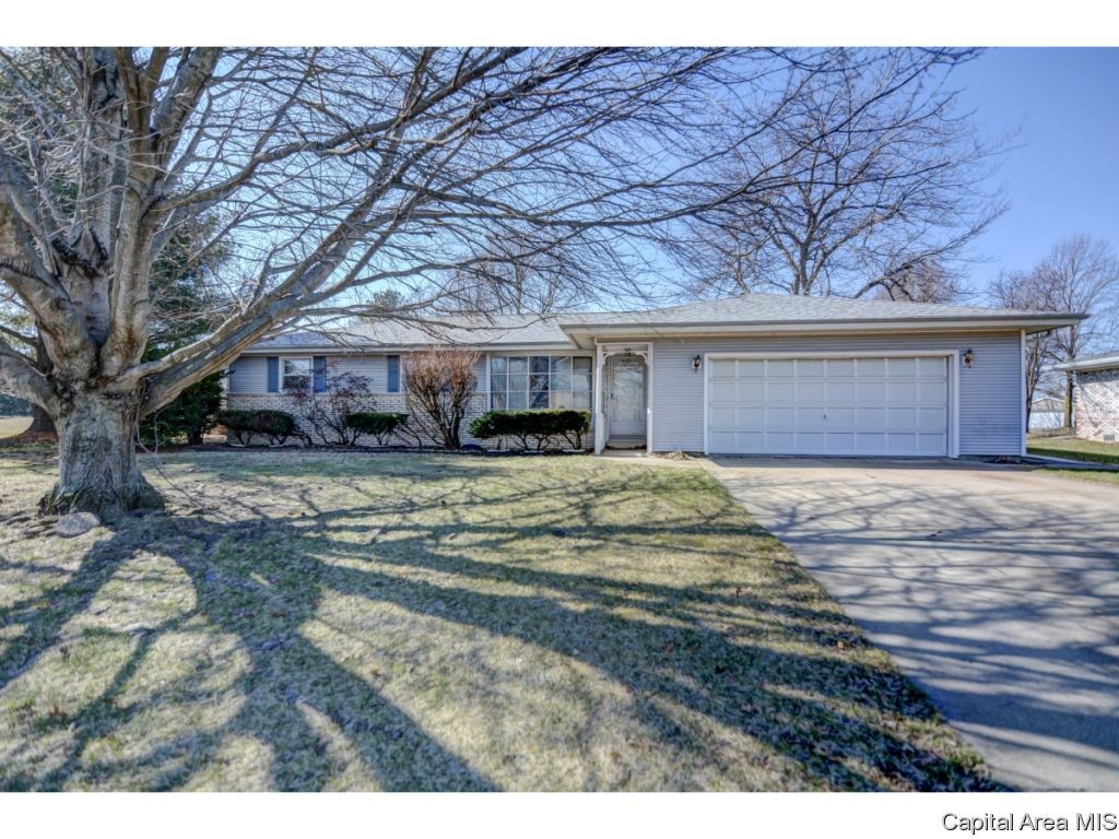 2222 Big Bend Road Taylorville, IL 62568 - Photo 1 of 24 Gallery Image 1