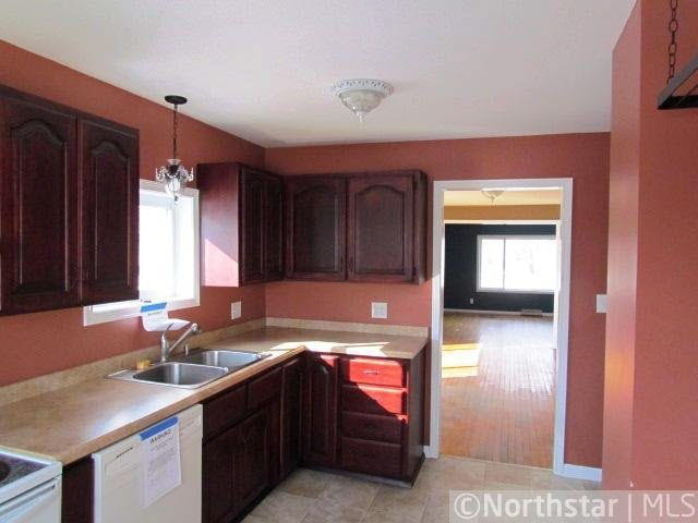314 North Division Street Roberts, WI 54023 - Photo 3 of 8 Gallery Image 3