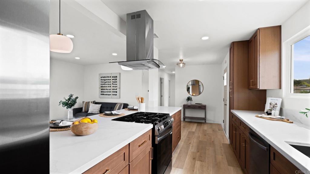 14514 Biddeford Street Poway, CA 92064 - Photo 11 of 37