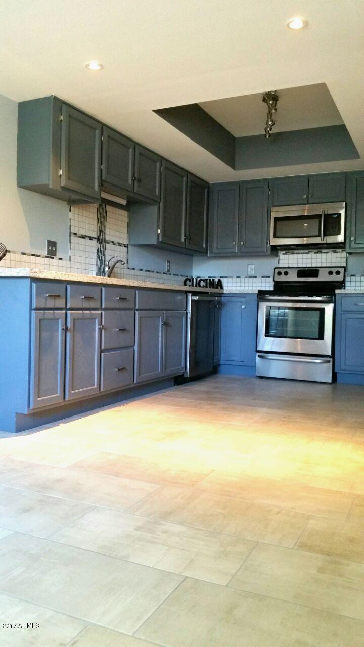 222 West Brown Road, Unit 40 Mesa, AZ 85201 - Photo 5 of 23 Kitchen