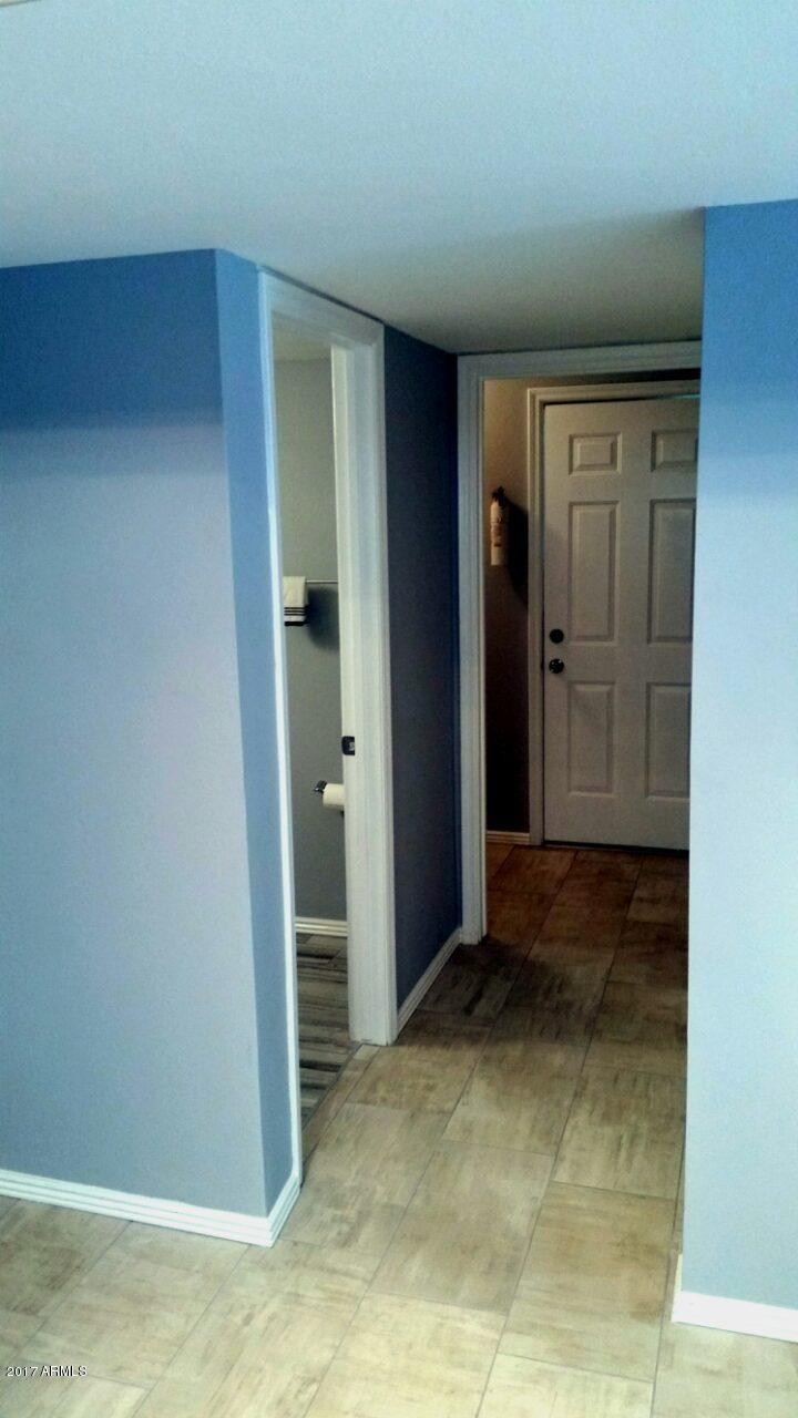 222 West Brown Road, Unit 40 Mesa, AZ 85201 - Photo 9 of 23 Hallway