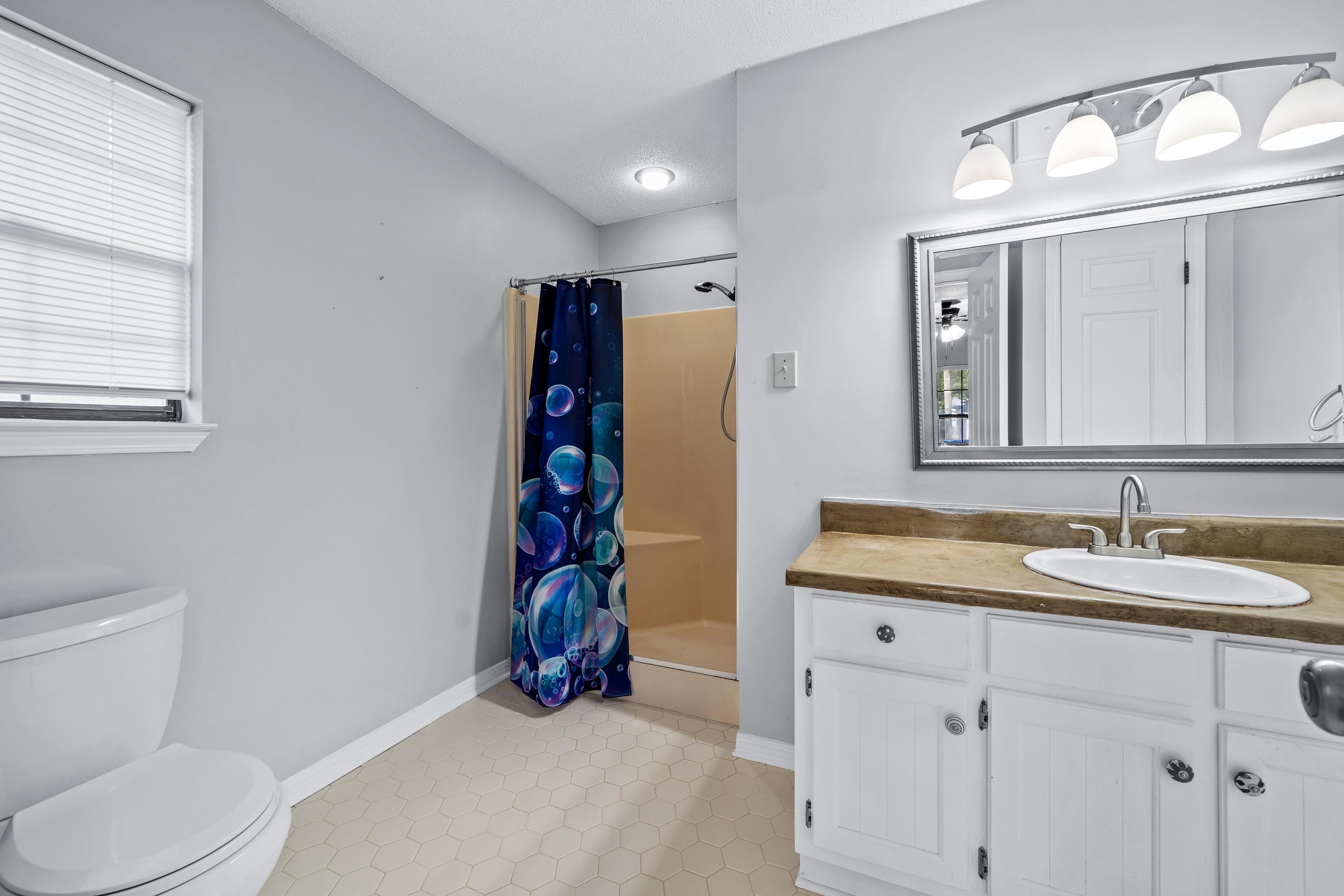 511 Ridgewood Drive Daphne, AL 36526 - Photo 28 of 59 Bathroom