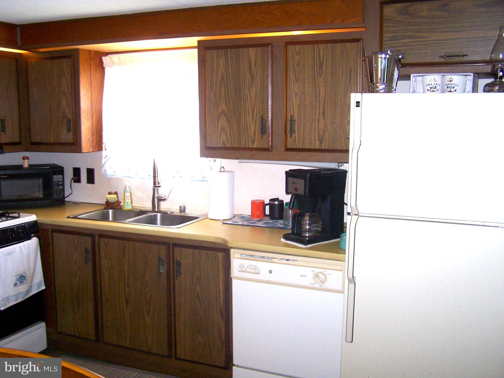 13309 Colonial Road Ocean City, MD 21842 - Photo 18 of 50 Kitchen Area