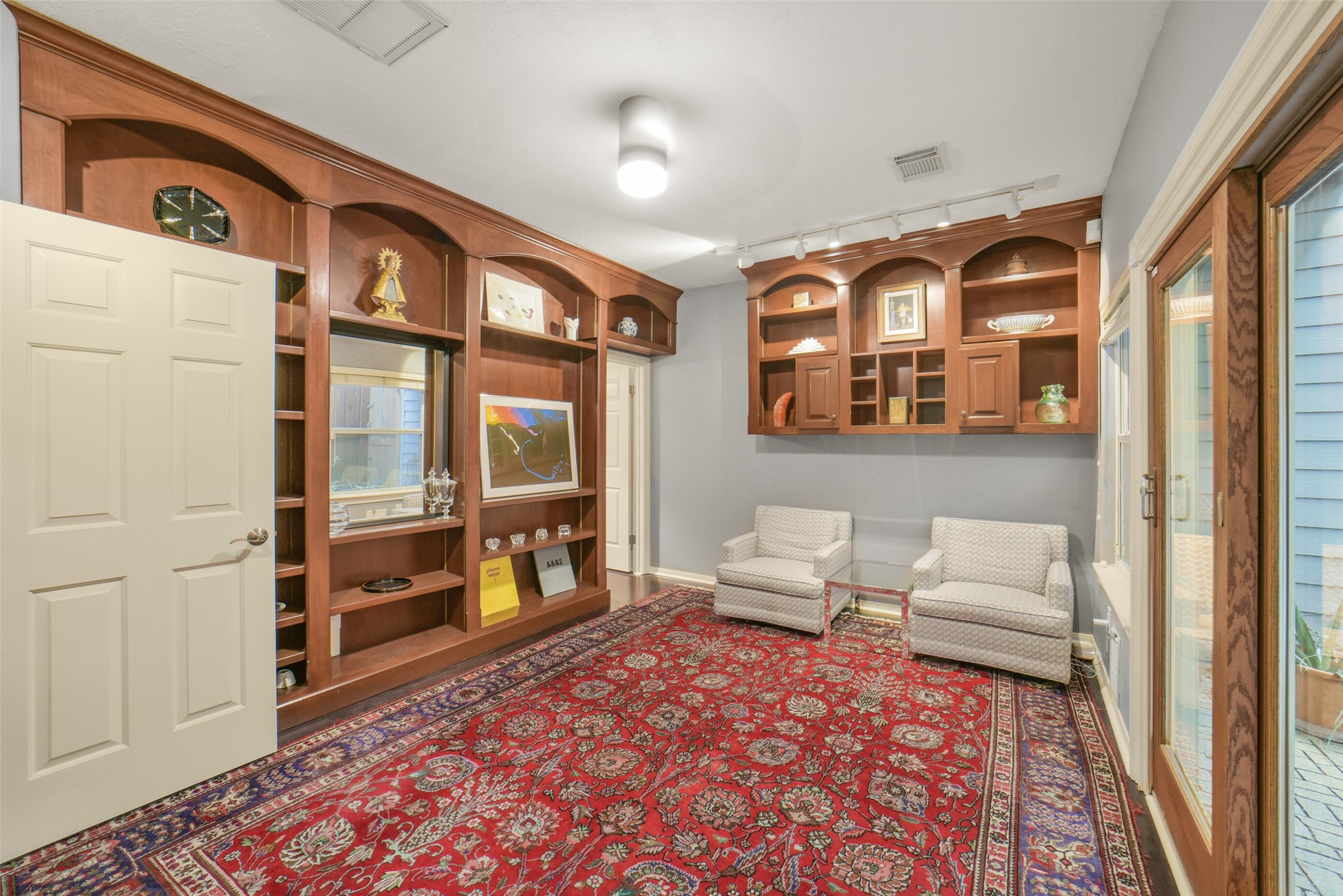 2026 Welch Street Houston, TX 77019 - Photo 25 of 28 first floor bedroom has a very large walk in closet