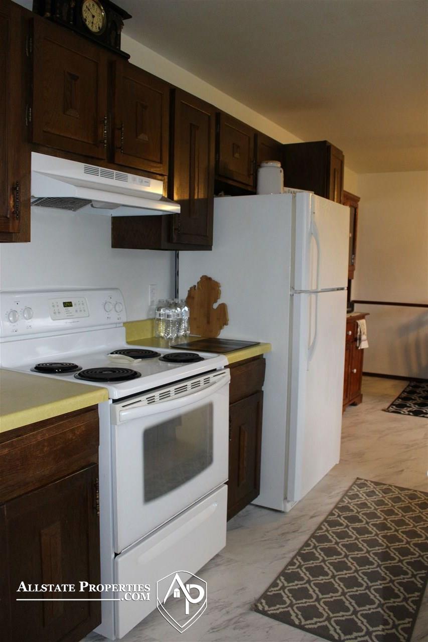 6314 Yorkshire North Riding Road Flint, MI 48532 - Photo 11 of 26 31378248-10.JPG