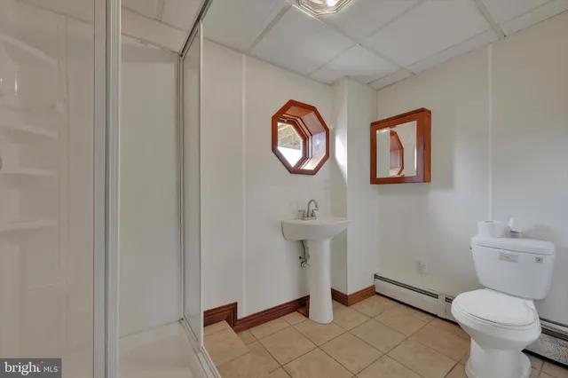 a very nice looking room with a white walls