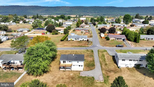 a picture of a bench