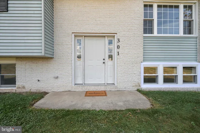 $282,900 | 301 West Walnut Street, Valley View, PA 17983