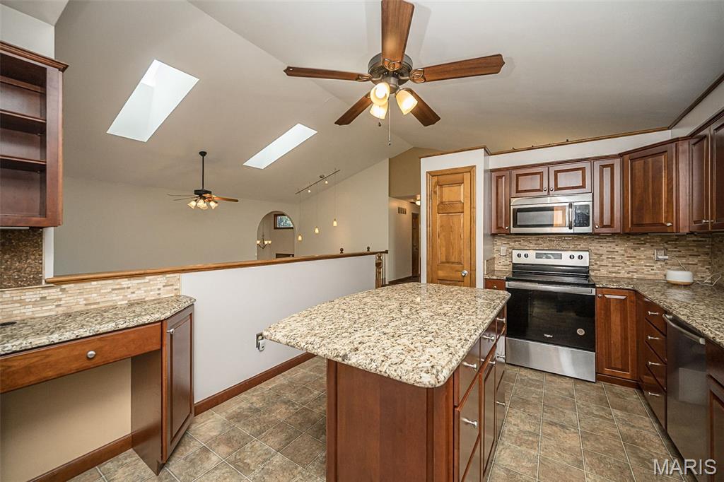 16740 North Fork Ridge Drive Florissant, MO 63034 - Photo 22 of 62