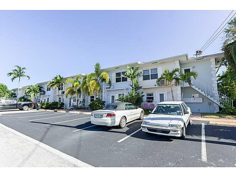 2500 Northeast 36th Street, Unit 2 Lighthouse Point, FL 33064 - Photo 11 of 21 Exterior Front