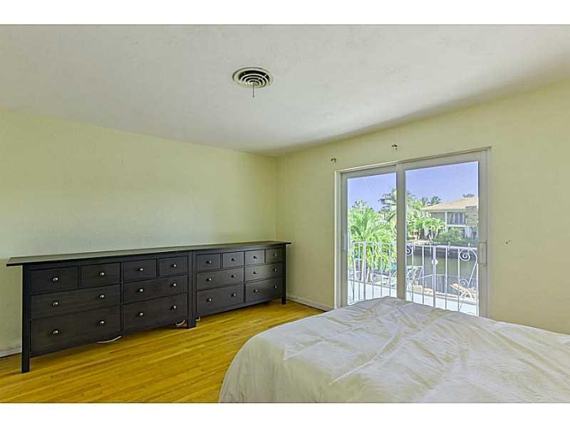 2500 Northeast 36th Street, Unit 2 Lighthouse Point, FL 33064 - Photo 5 of 21 Exterior Front