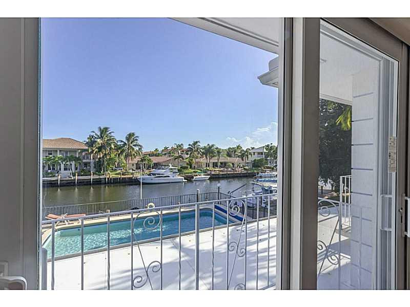 2500 Northeast 36th Street, Unit 2 Lighthouse Point, FL 33064 - Photo 6 of 21 Exterior Front