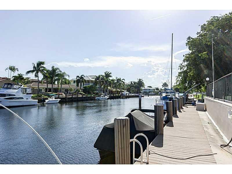 2500 Northeast 36th Street, Unit 2 Lighthouse Point, FL 33064 - Photo 10 of 21 Exterior Front