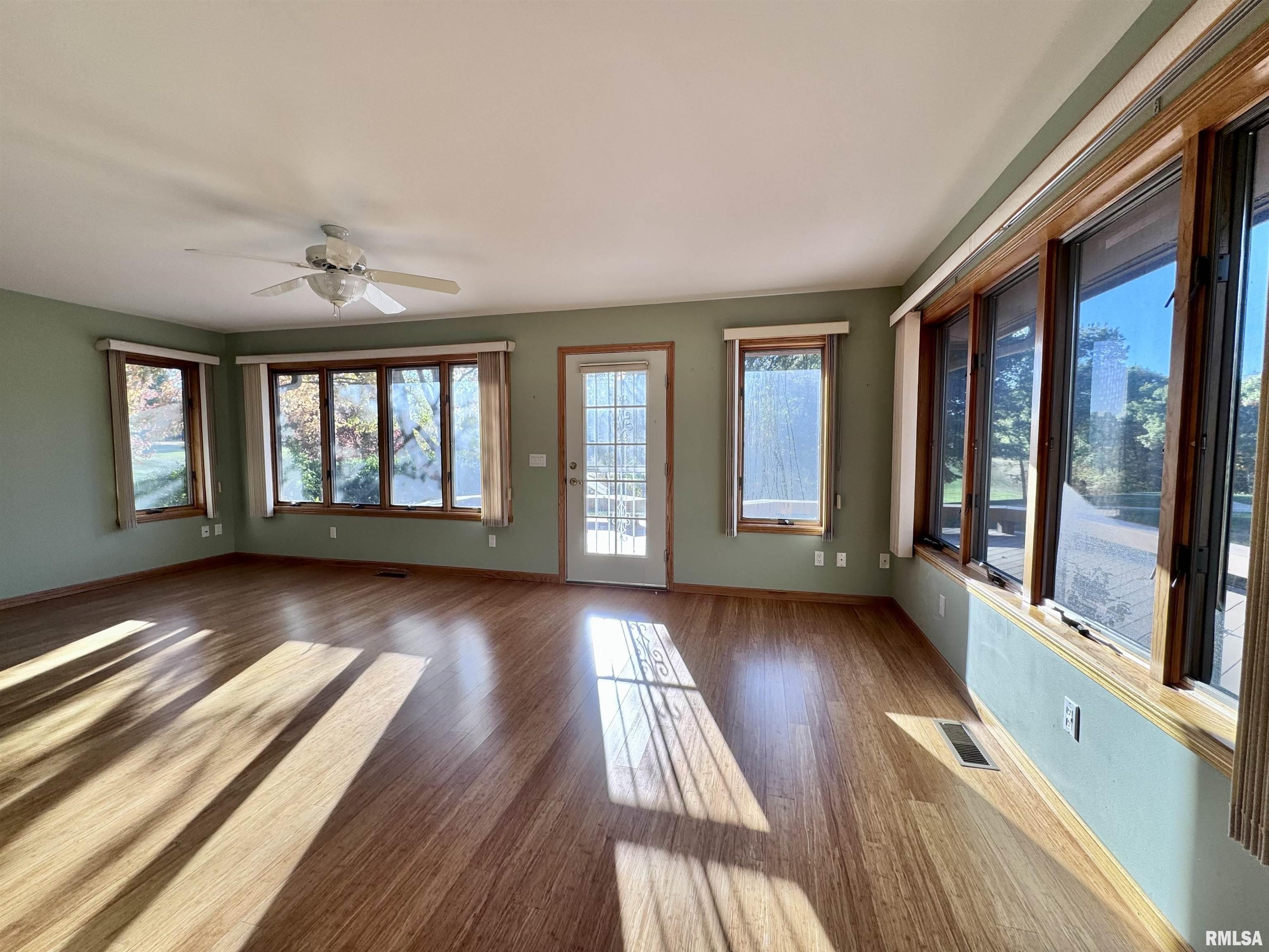 1005 Bayberry Lane Macomb, IL 61455 - Photo 13 of 31