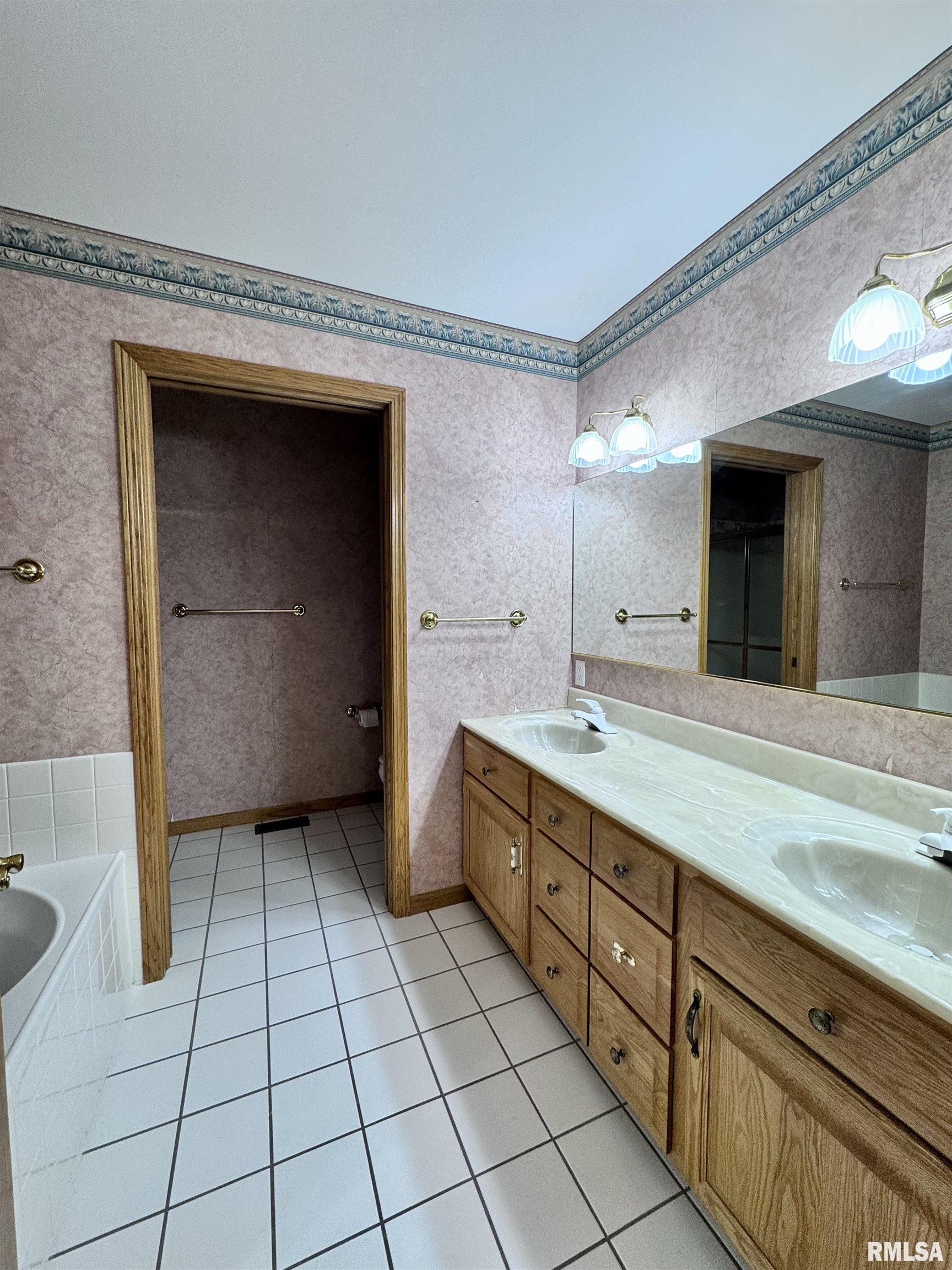 1005 Bayberry Lane Macomb, IL 61455 - Photo 23 of 31