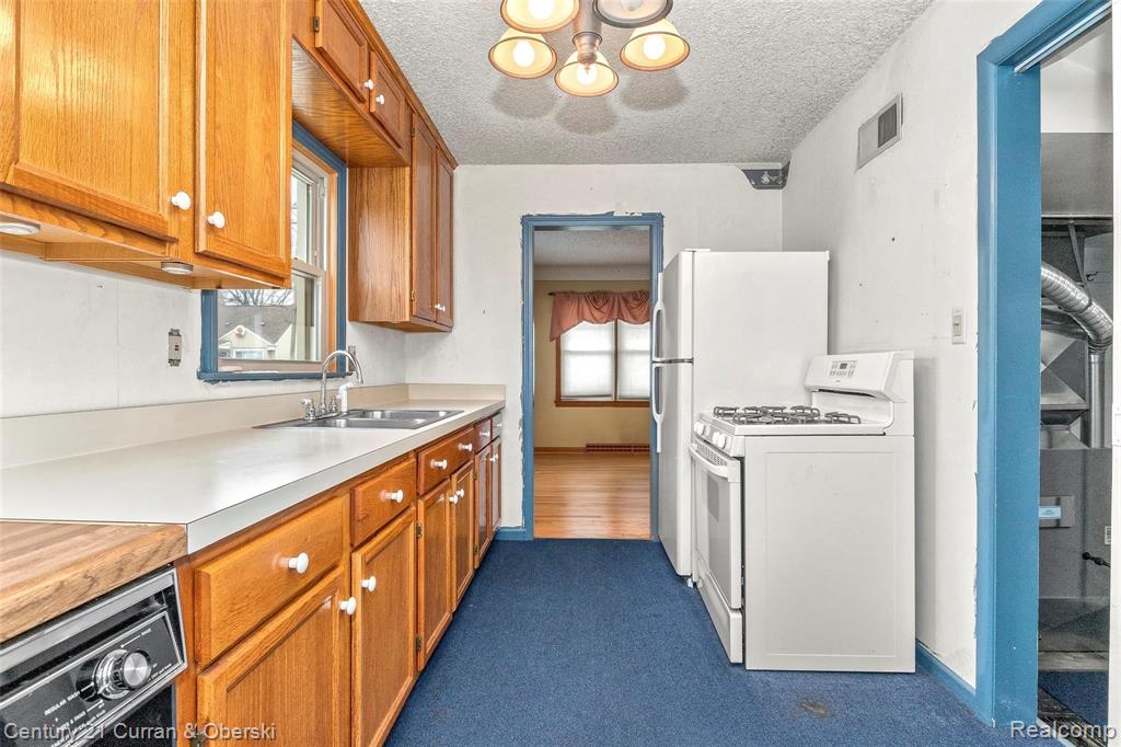 24531 Union Street Dearborn, MI 48124 - Photo 10 of 29