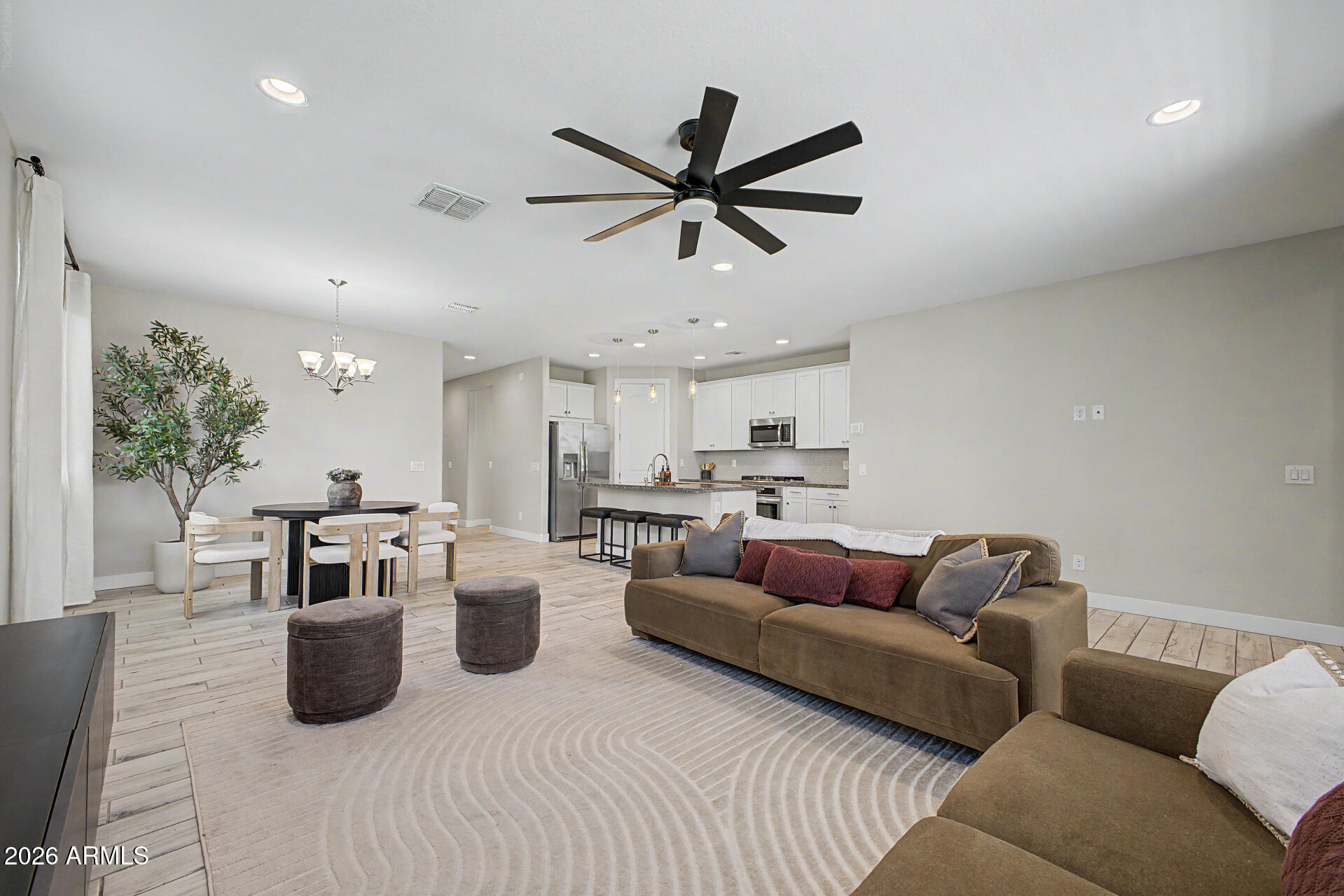 17455 West Bloomfield Road Surprise, AZ 85388 - Photo 7 of 36