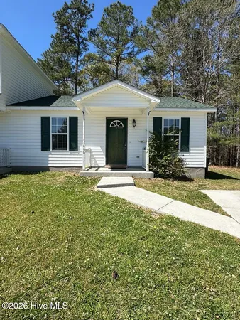 $1,200 | 400 Winners Circle North, Jacksonville, NC 28546
