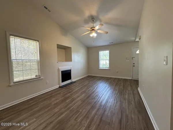 $1,200 | 400 Winners Circle North, Jacksonville, NC 28546