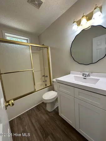 $1,200 | 400 Winners Circle North, Jacksonville, NC 28546