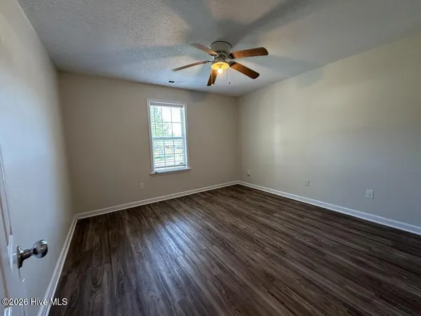 $1,200 | 400 Winners Circle North, Jacksonville, NC 28546