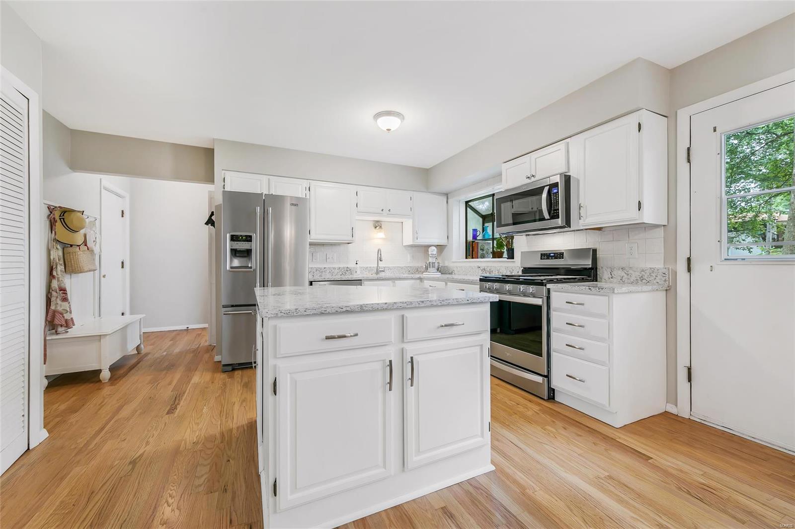 604 Forest Leaf Drive Ballwin, MO 63011 - Photo 11 of 54