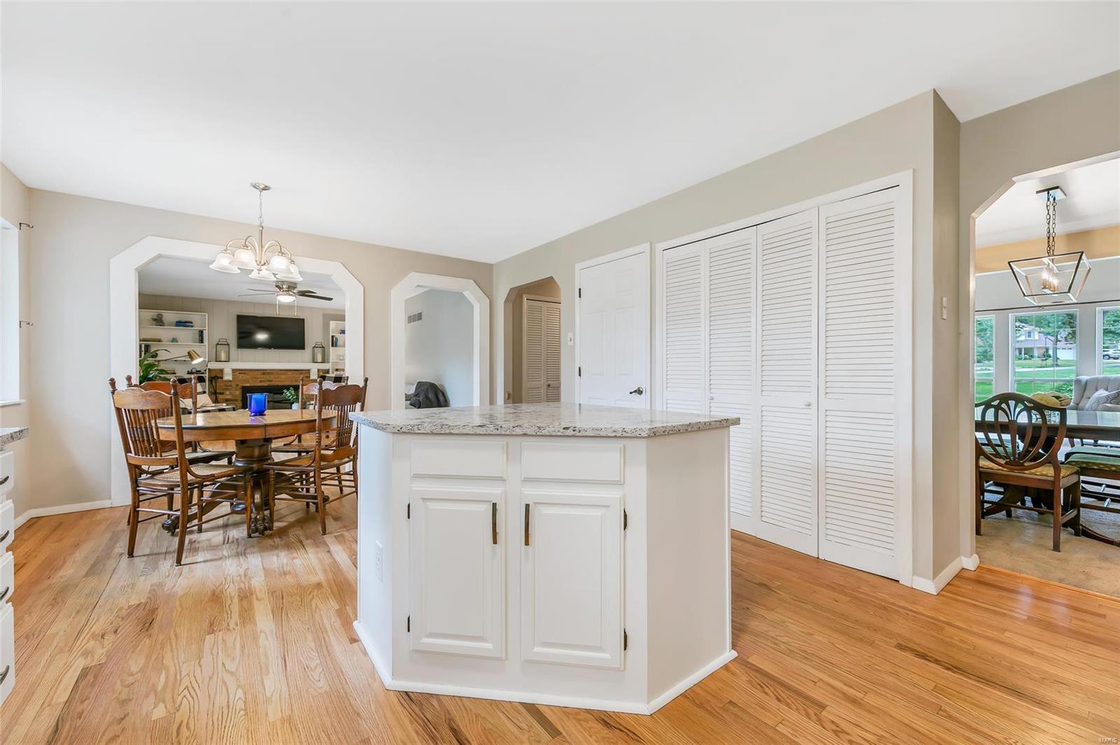 604 Forest Leaf Drive Ballwin, MO 63011 - Photo 14 of 54