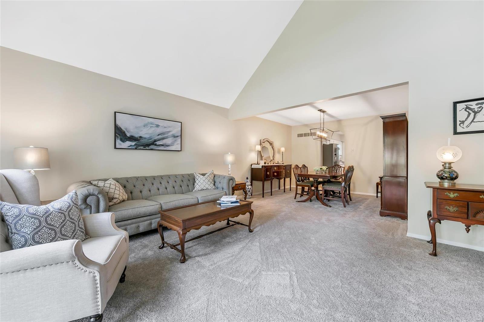 604 Forest Leaf Drive Ballwin, MO 63011 - Photo 5 of 54