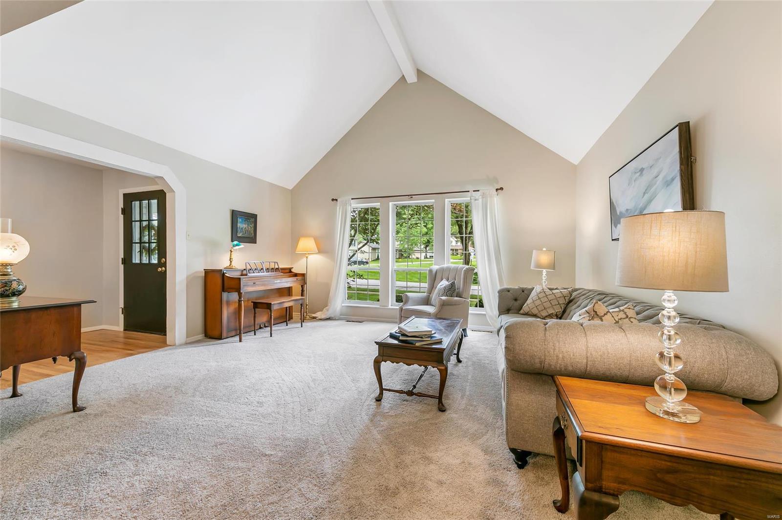 604 Forest Leaf Drive Ballwin, MO 63011 - Photo 6 of 54