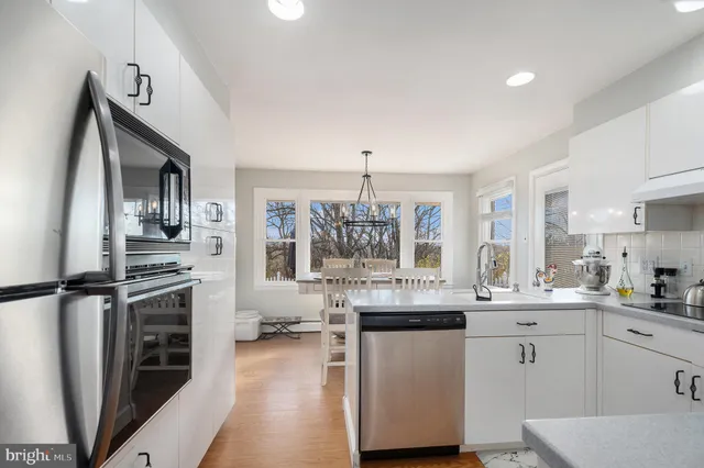 $600,000 | 541 Cardinal Drive, Dresher, PA 19025