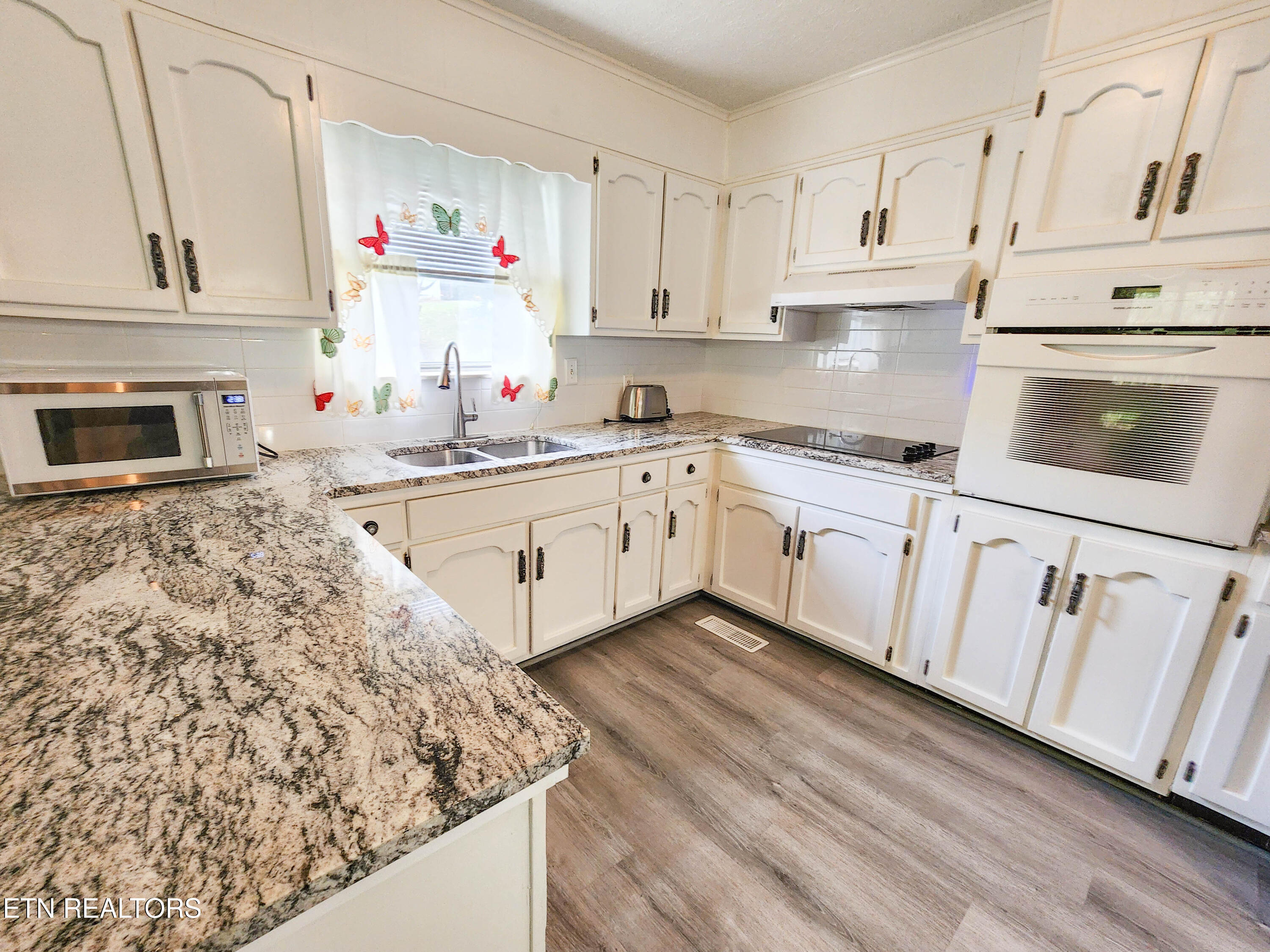 1641 Walker Ford Road Maynardville, TN 37807 - Photo 16 of 60 walker ford house kitchen2