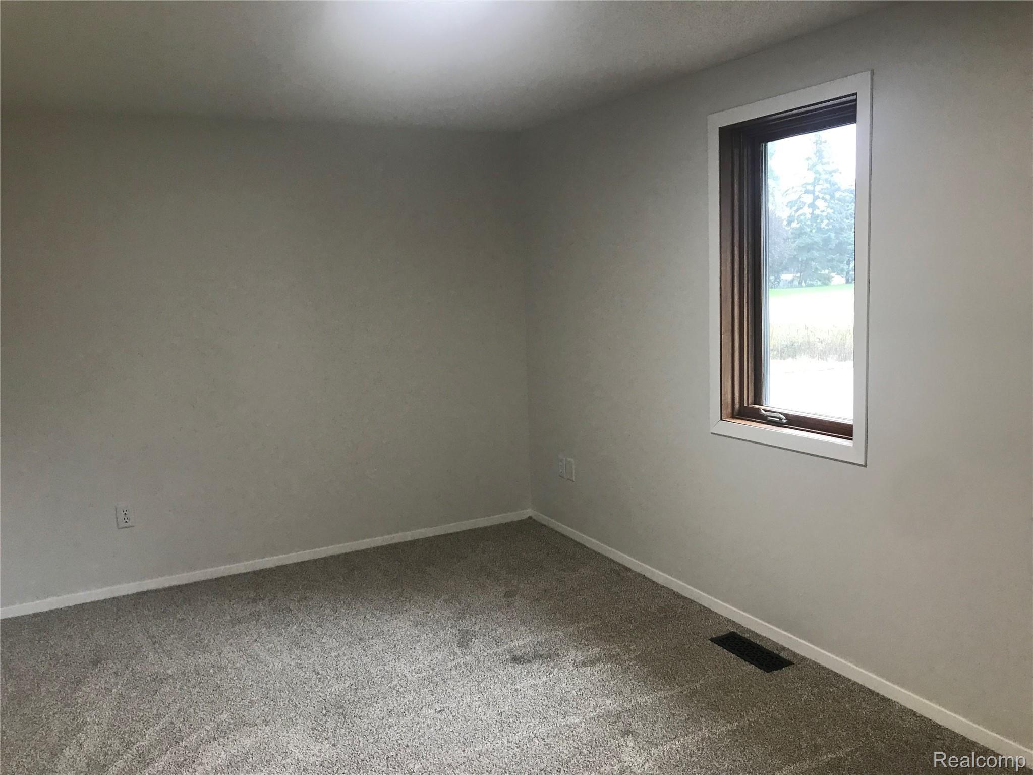 2252 Fraser Road Kawkawlin, MI 48631 - Photo 20 of 25 pic20.jpeg