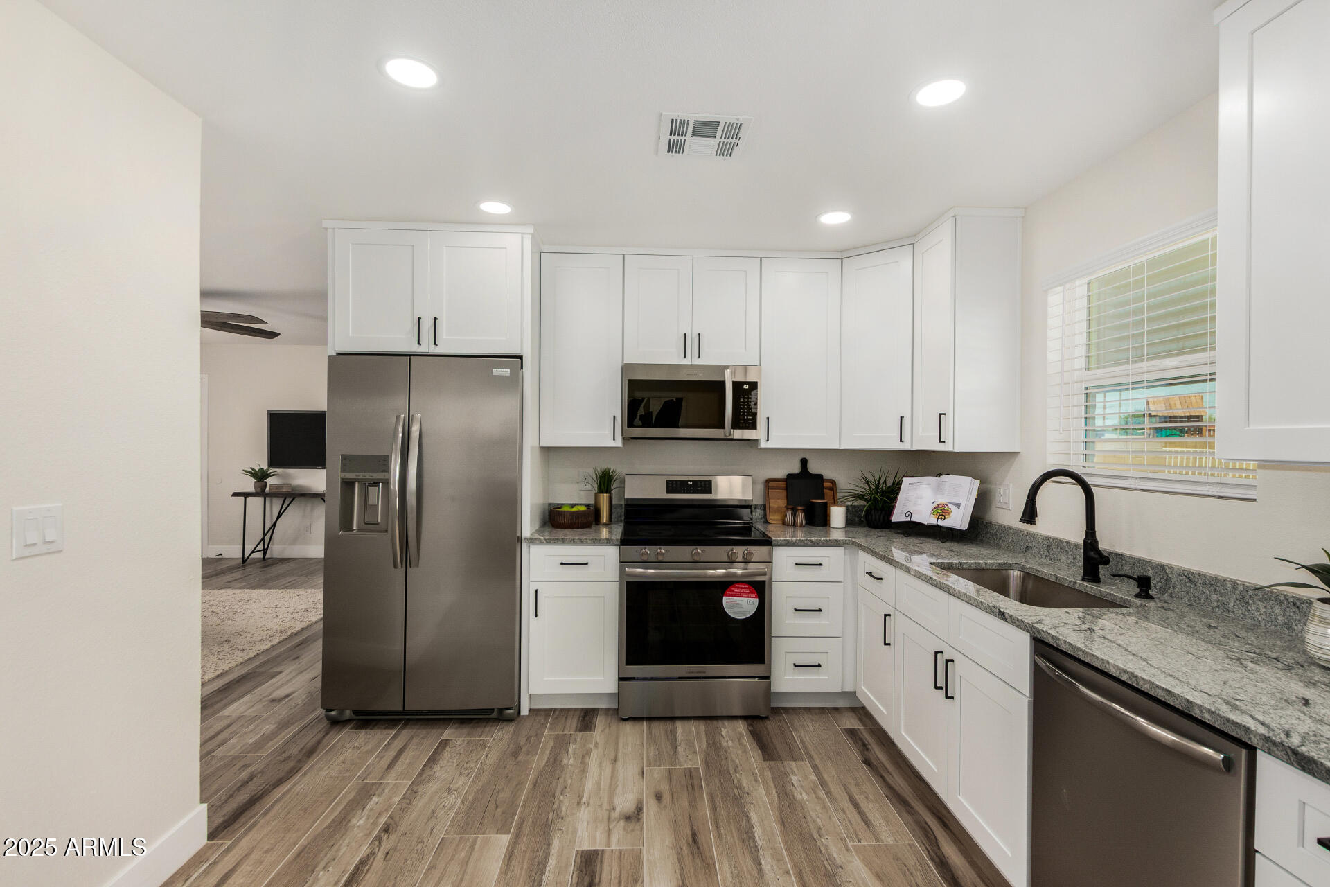 329 West Aspen Avenue Gilbert, AZ 85233 - Photo 29 of 37 10 - Aspen