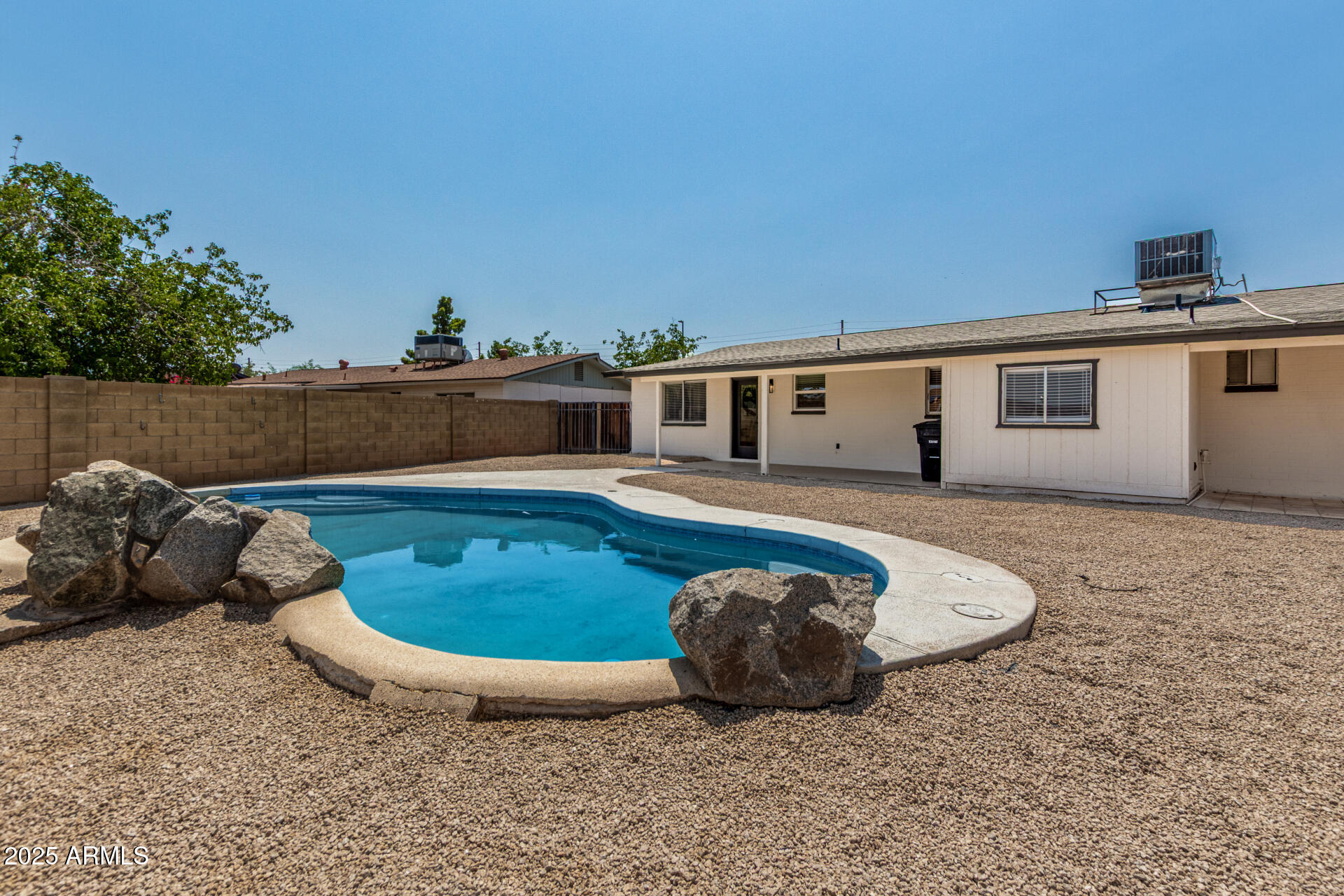 329 West Aspen Avenue Gilbert, AZ 85233 - Photo 5 of 37 32 - Aspen