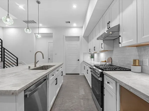 $439,000 | 3413 McGowen Street, Houston, TX 77004
