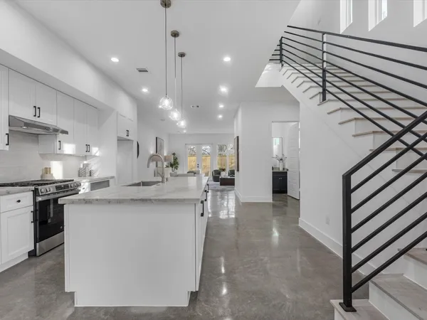 $439,000 | 3413 McGowen Street, Houston, TX 77004