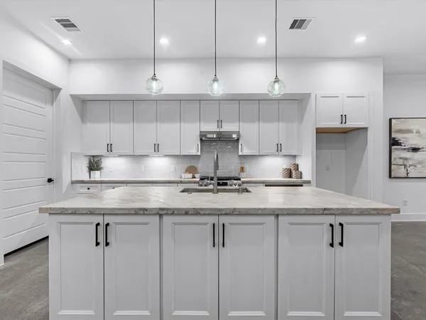 $439,000 | 3413 McGowen Street, Houston, TX 77004
